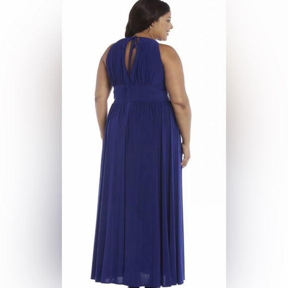 Plus Dress - Picture 6 of 12